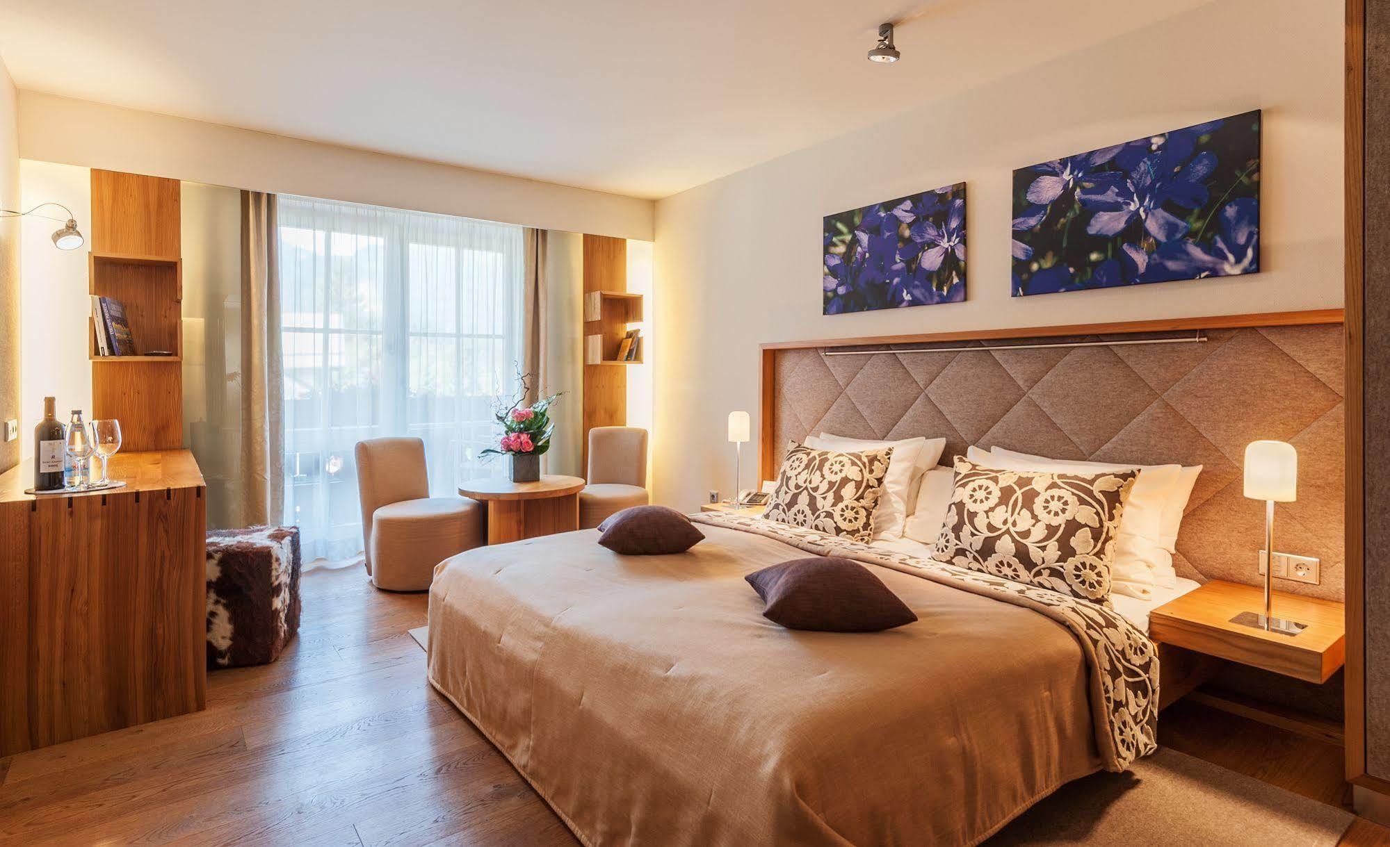Maximilian Hotel